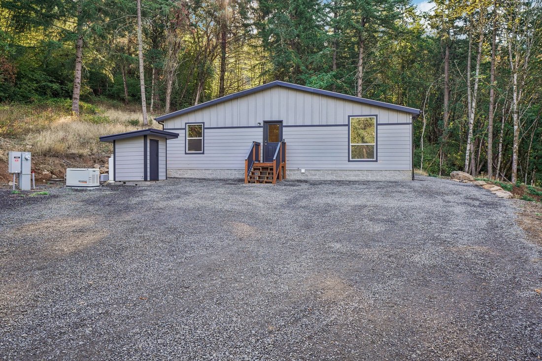 House in Amity, Oregon, United States 3 - 16266132