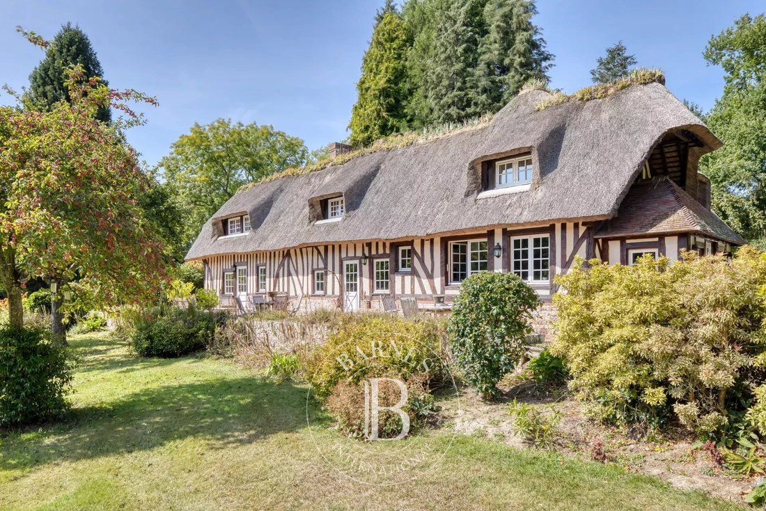 Estate in Saint-Pierre-de-Cormeilles, Normandy, France 1 - 16263402