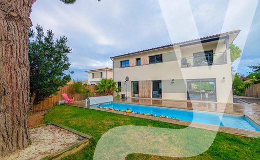 House in Aiguillon-Port, La Teste-de-Buch, France 1