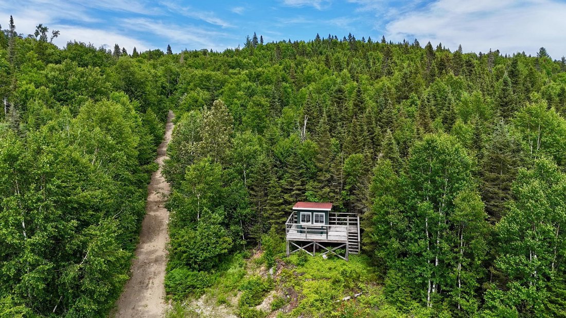 House in Sacré-Coeur, Quebec, Canada 3 - 16273628
