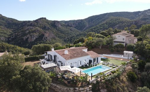Villa in Exterieurs, Frejus, France 1