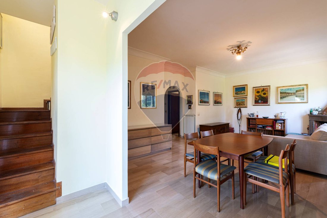 Villa in Infernetto, Rome, Lazio 2 - 16273640