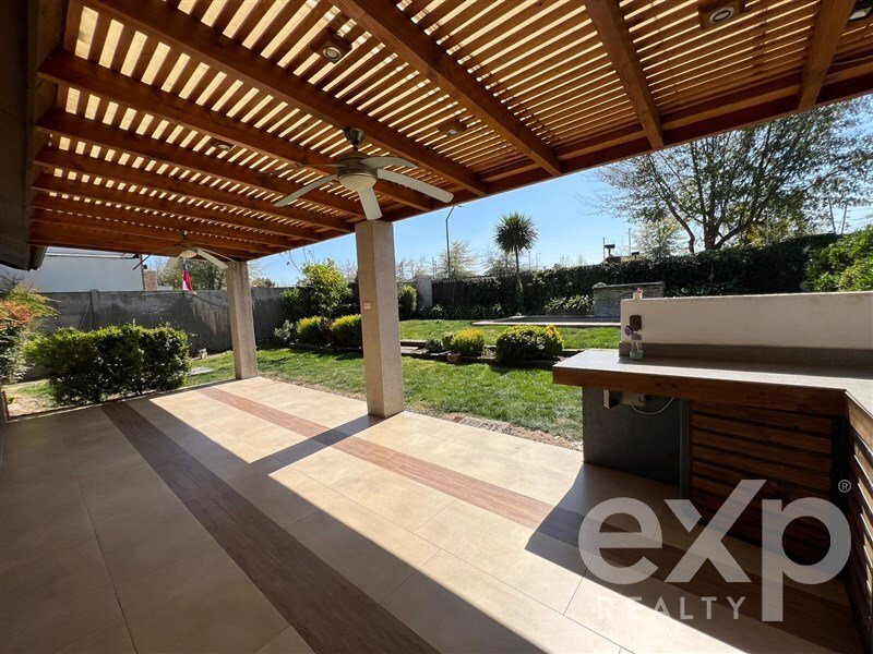 House in Colina, Santiago Metropolitan Region, Chile 2 - 16270591