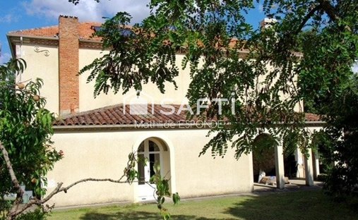 Elegant 18th Century Manor With Towers In The Heart Of Gascony