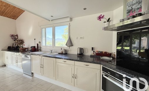 Castle for Sale in Sisteron, Provence-Alpes-Côte d'Azur, France