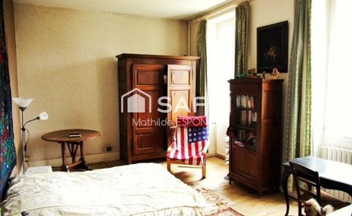 Elegant 18th Century Manor With Towers In The Heart Of Gascony