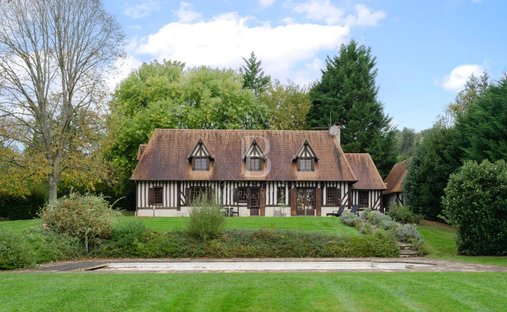 House in Pont-l'Évêque, Normandy, France 1