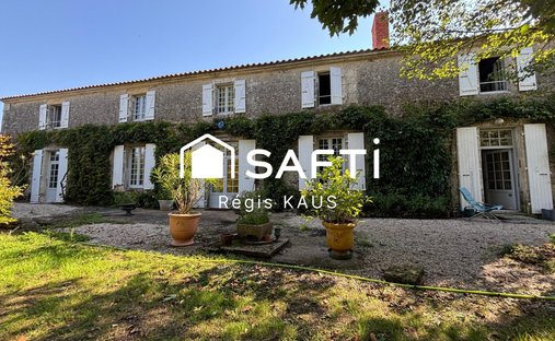 House in Puyravault, Pays de la Loire, France 1