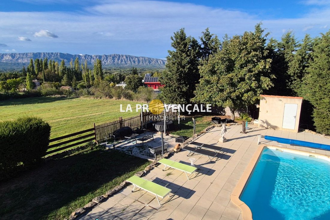 Villa in Trets, Provence-Alpes-Côte d'Azur, France 2 - 14498337