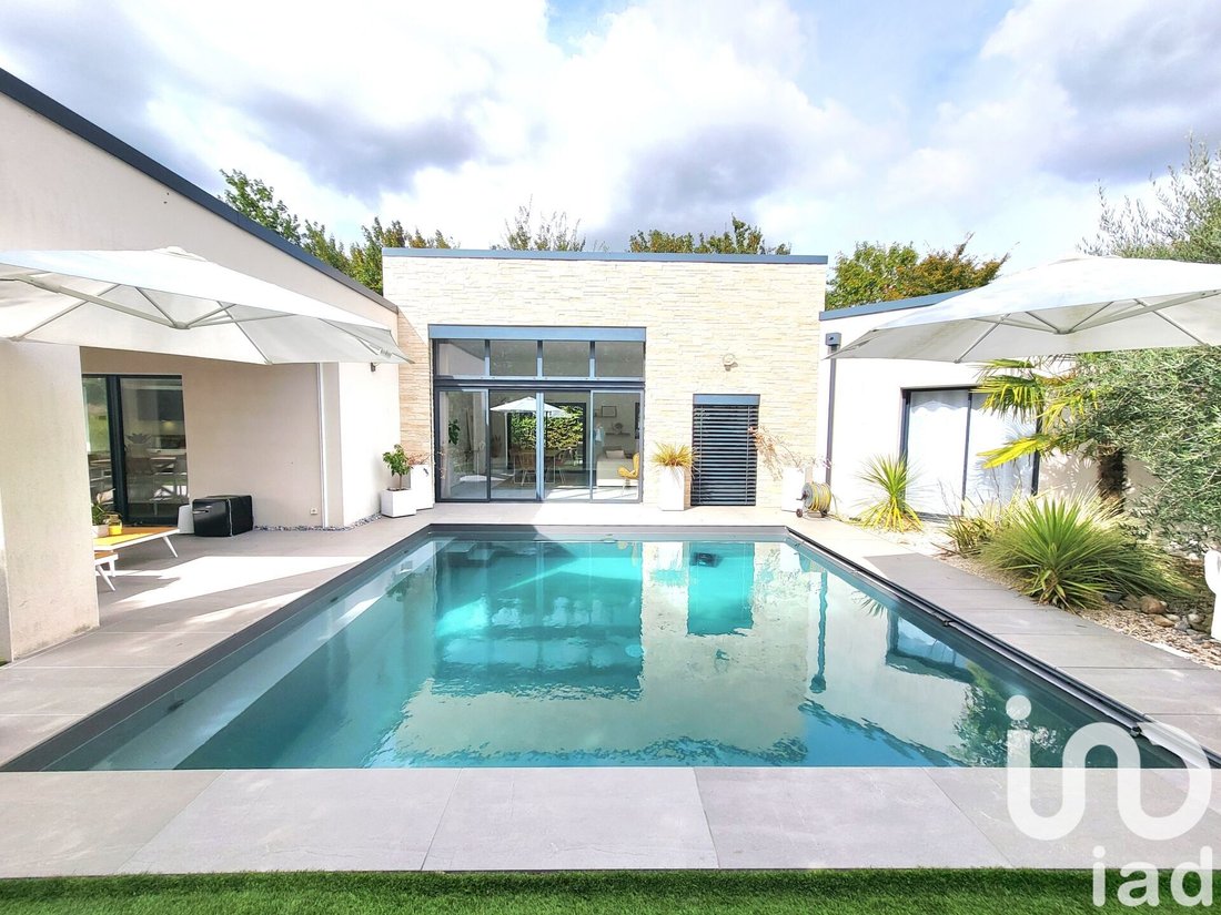 Casa en Saint-Cyr-sur-Loire, Centro-Val de Loira, Francia 2 - 16268912