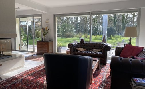 House 379m² Living Space, Great Comfort And Geothermal Energy