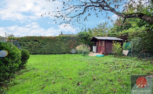 Castle for Sale in Bons-en-Chablais, Auvergne-Rhône-Alpes, France