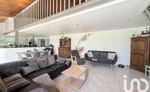 Castle for Sale in Sisteron, Provence-Alpes-Côte d'Azur, France