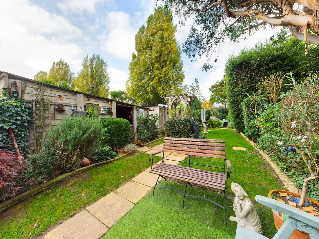 House in Kingsend, Hillingdon, England 2 - 16265950