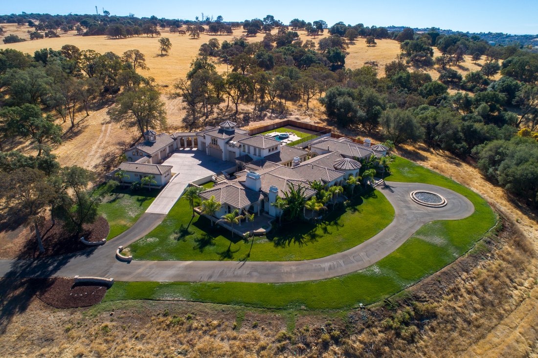 El Dorado Hills, California, United States 4 - 16272032