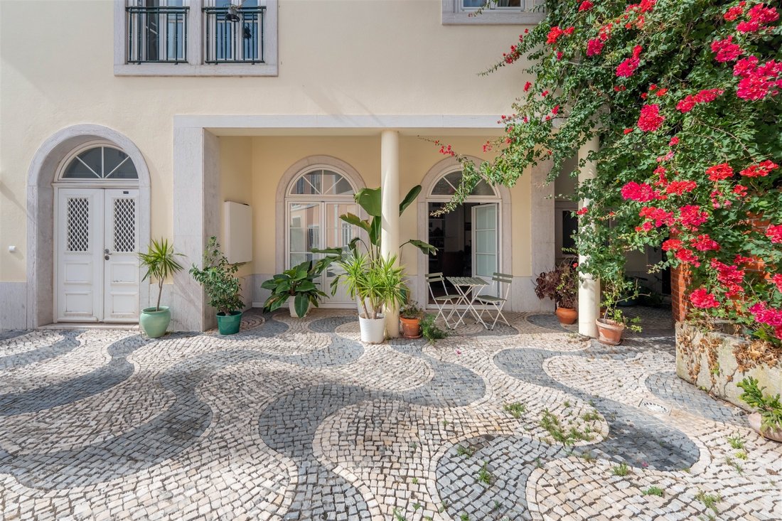 House in Paco de Arcos, Lisbon, Portugal 1 - 15668070