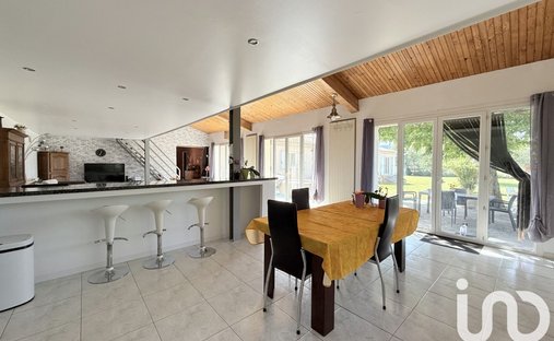 Castle for Sale in Sisteron, Provence-Alpes-Côte d'Azur, France