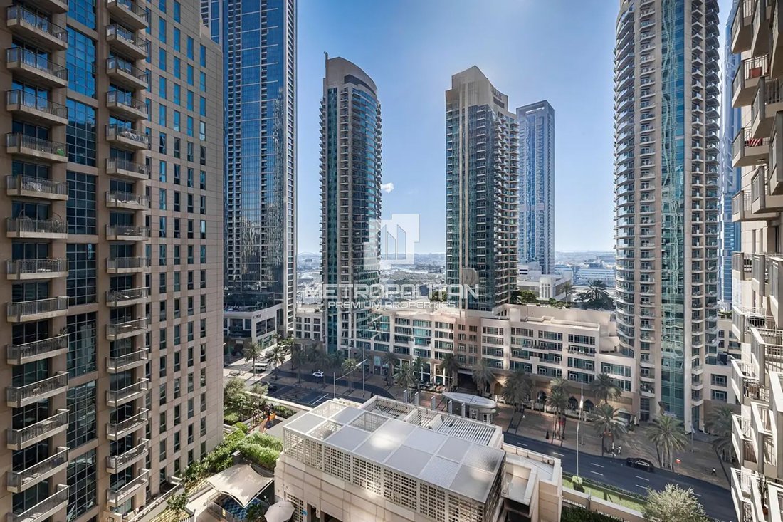 Apartment in Burj Khalifa Lake, Downtown Dubai, Dubai 3 - 16276938