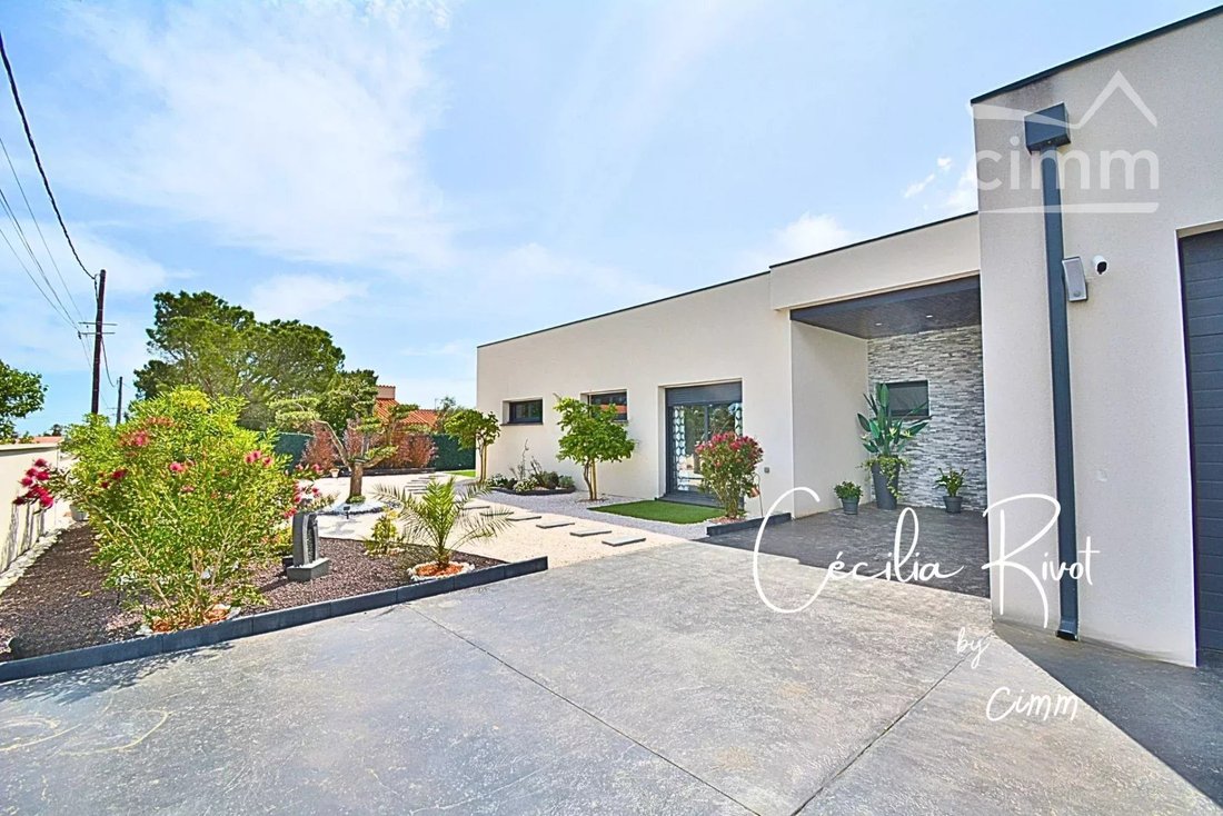 Villa in Llupia, Occitania, France 2 - 16264273