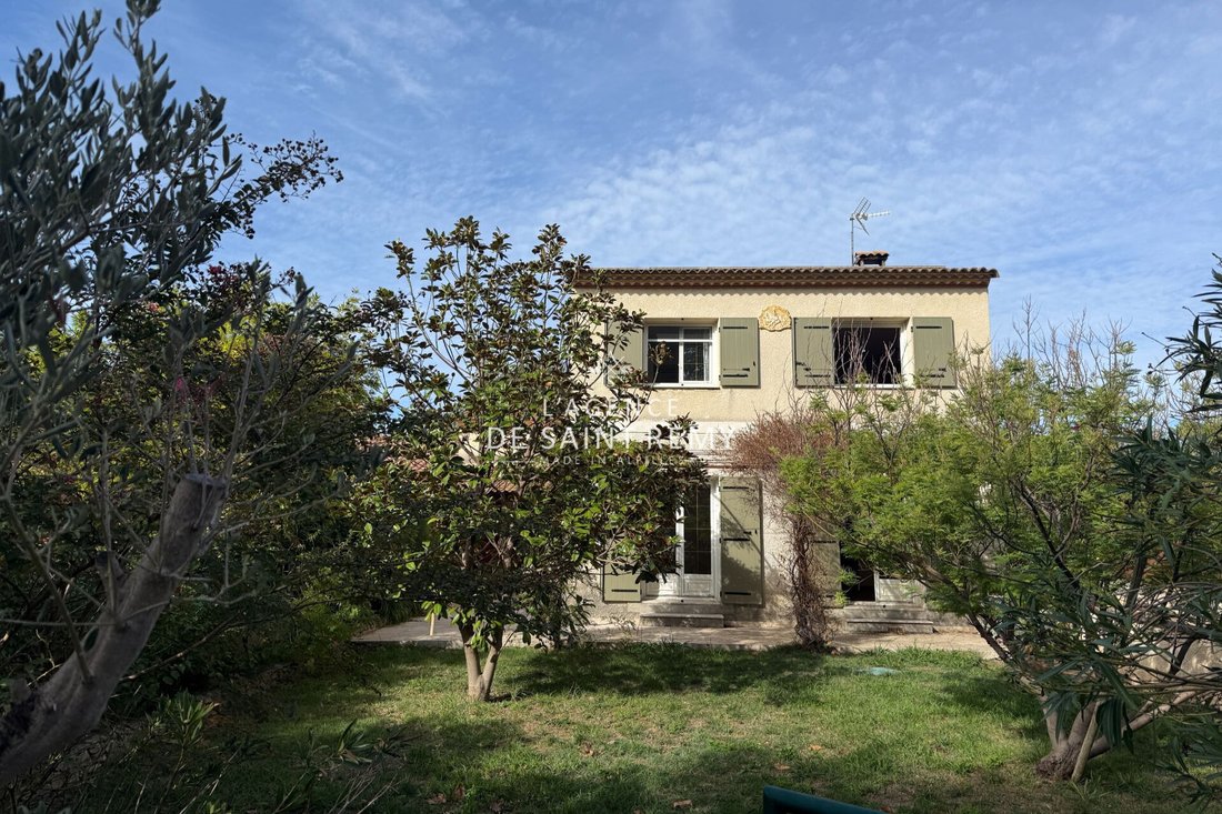 Villa in Paradou, Provence-Alpes-Côte d'Azur, France 1 - 16273487