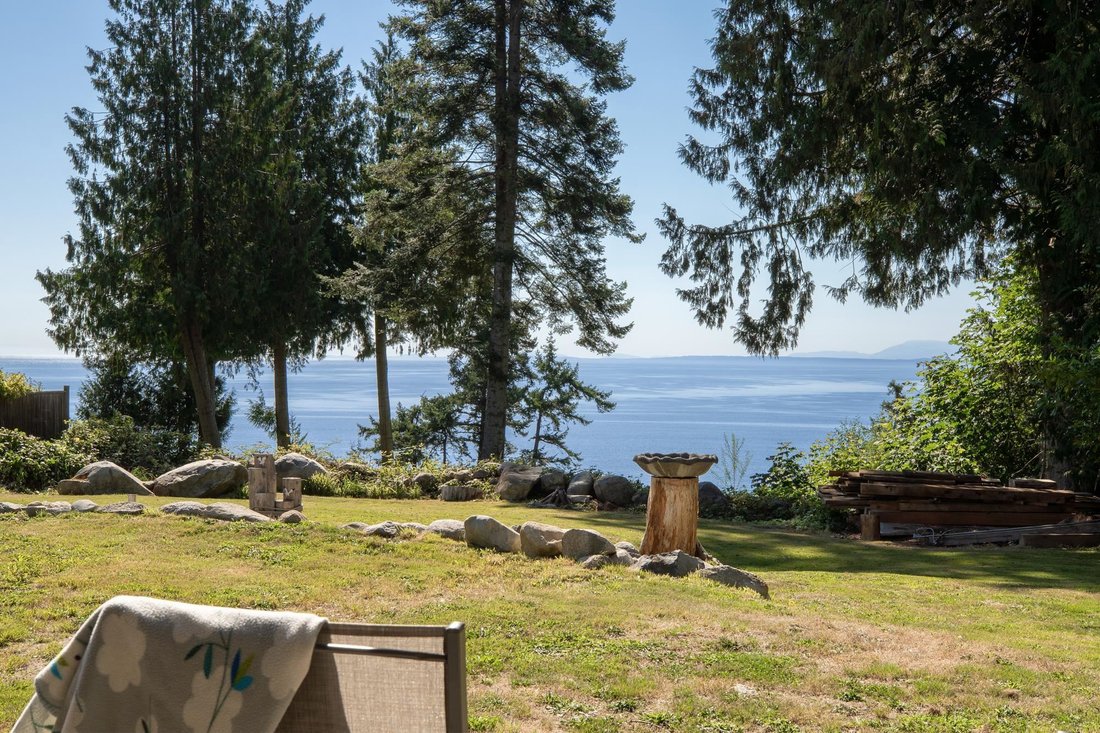 House in Halfmoon Bay, British Columbia, Canada 1 - 16273553