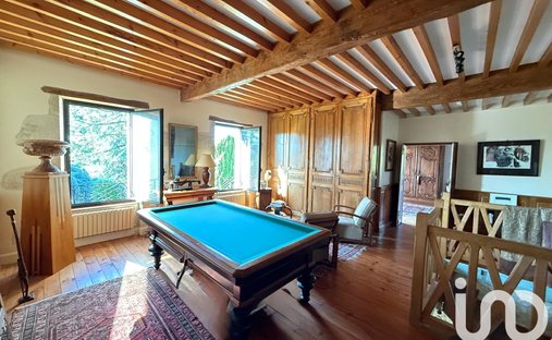 Castle for Sale in Montcaret, Nouvelle-Aquitaine, France