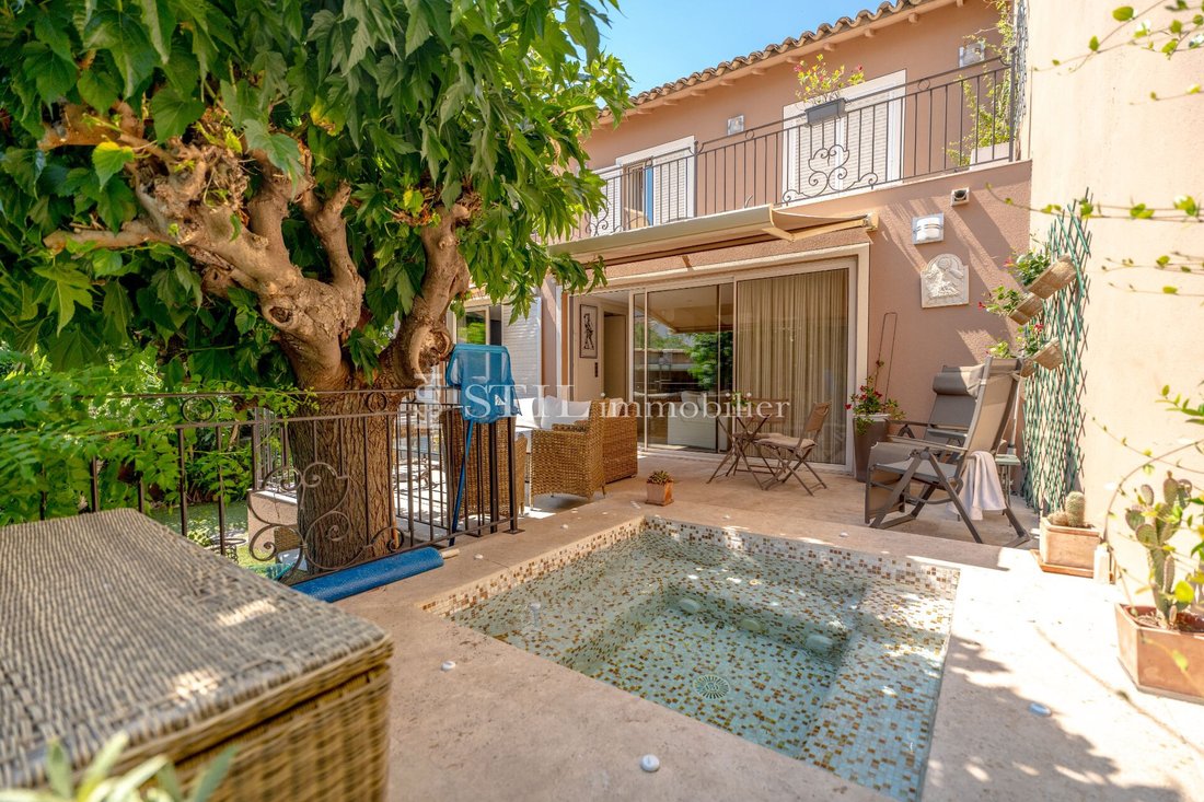 Villa en Sainte-Maxime, Provenza-Alpes-Costa Azul, Francia 1 - 16268988