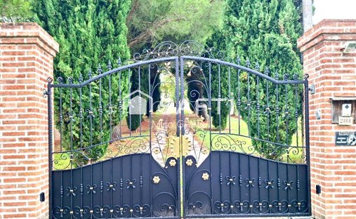 Elegant XI Xth Century Castle Beautiful Park Pool