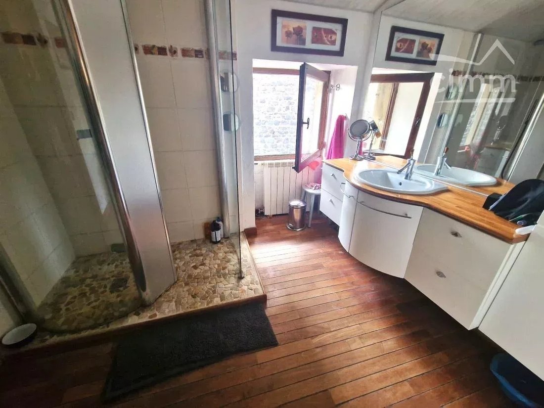 Estate in Alissas, Auvergne-Rhône-Alpes, France 3 - 16265168
