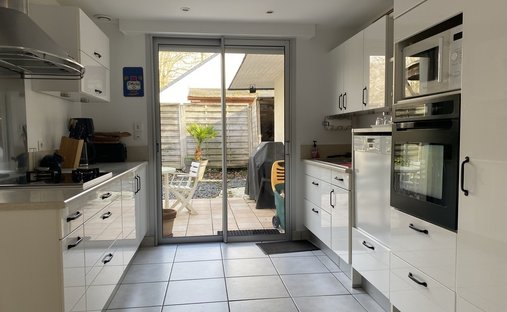 House 379m² Living Space, Great Comfort And Geothermal Energy