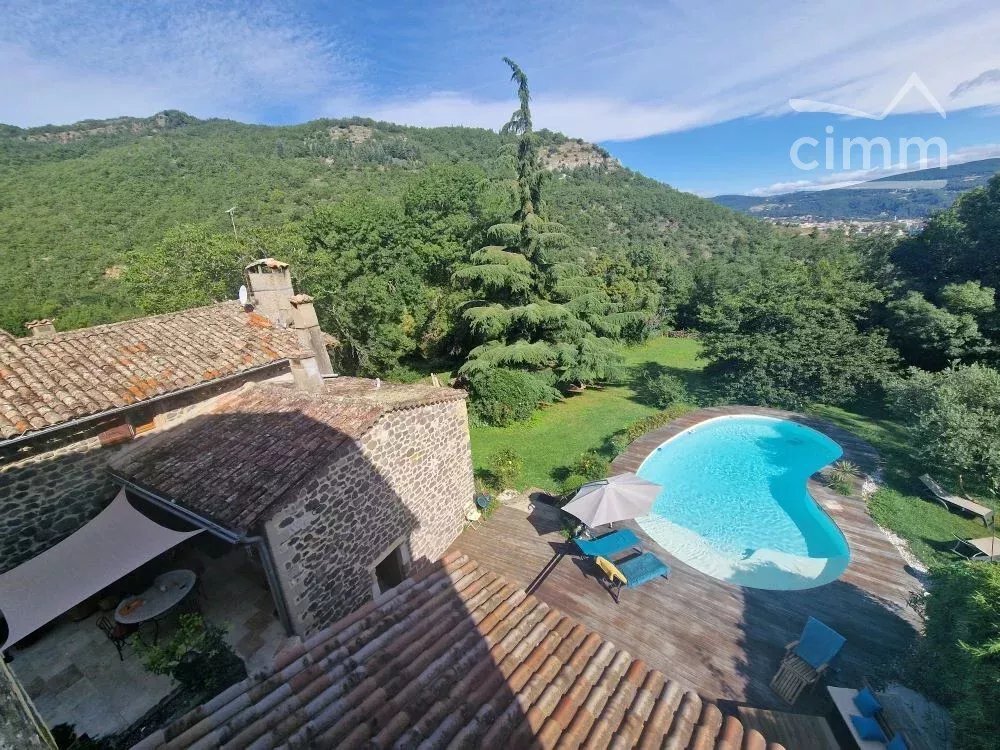 Estate in Alissas, Auvergne-Rhône-Alpes, France 1 - 16265168