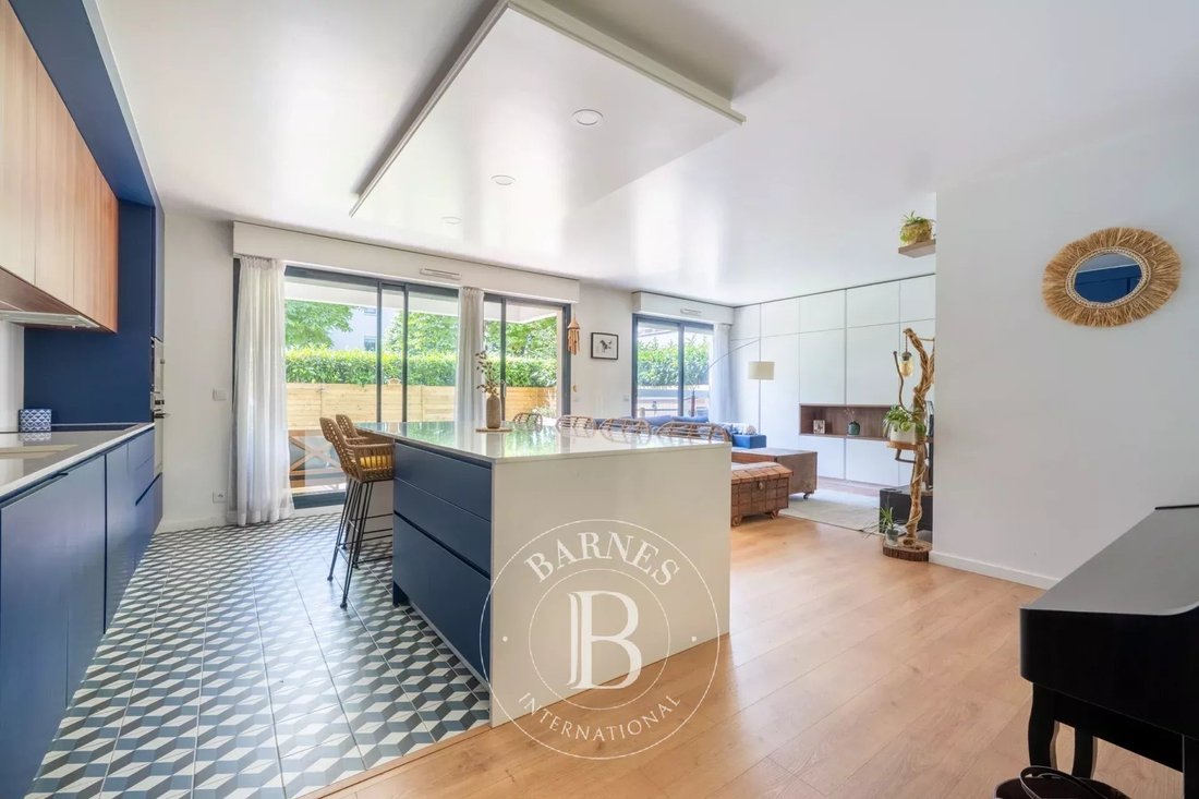 Apartment in Domaine National du Château, Versailles, France 5 - 16264762
