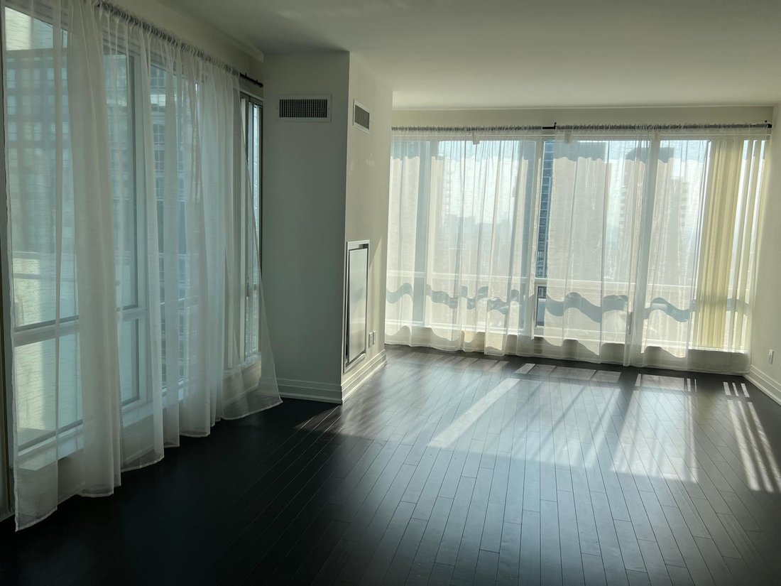 Condo in Toronto, Ontario, Canada 4 - 16268128