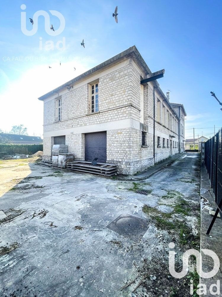 Montereau-Fault-Yonne, Ile-de-France, France 4 - 16268347