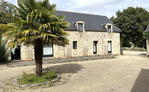 Estate in Plogastel-Saint-Germain, Brittany, France 1