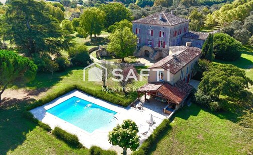 Castle for Sale in Casteljaloux, Nouvelle-Aquitaine, France