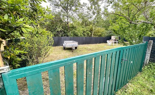 Castle for Sale in Saint-Loubès, Nouvelle-Aquitaine, France