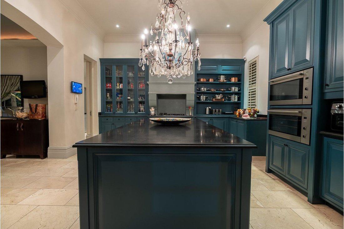 House in Sandhurst, Gauteng, South Africa 5 - 16269230