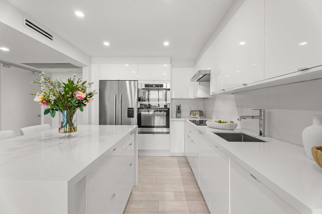 Condo in Miami Beach, Florida, United States 2 - 16268174