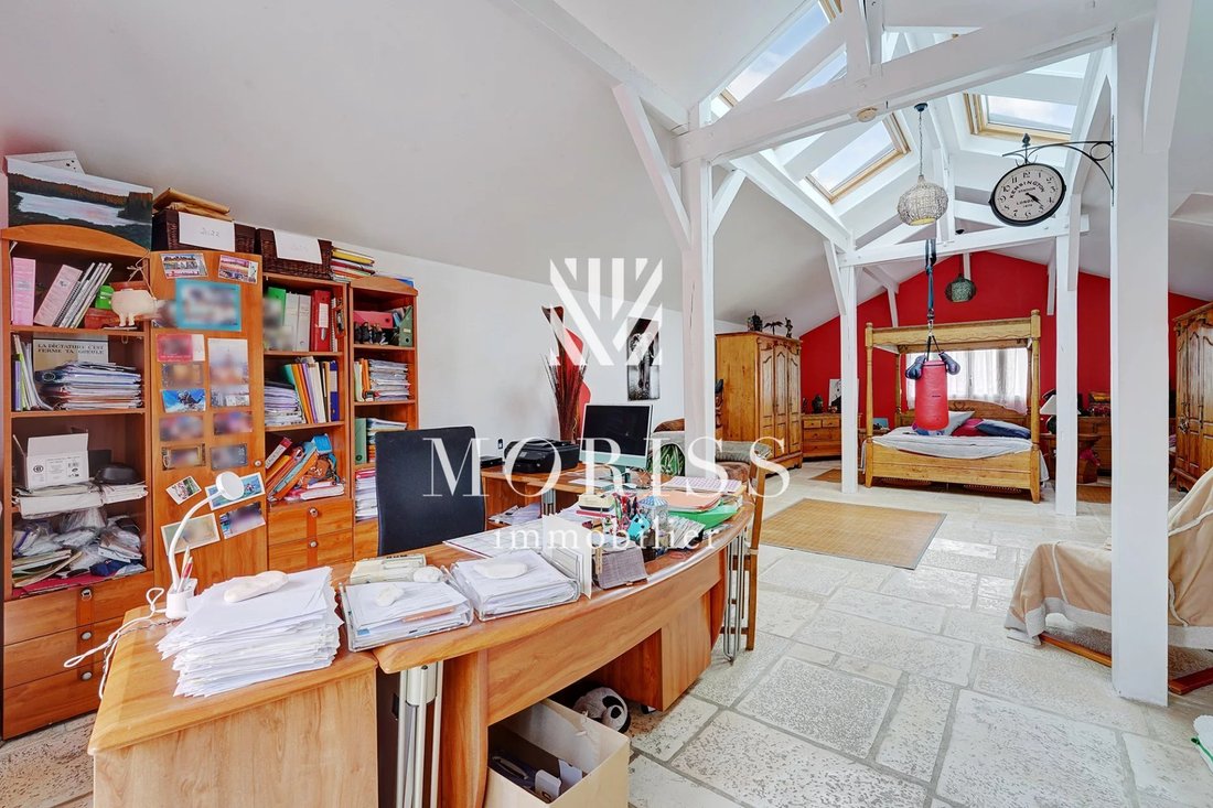 House in Neuilly-sur-Marne, Ile-de-France, France 1 - 16253001