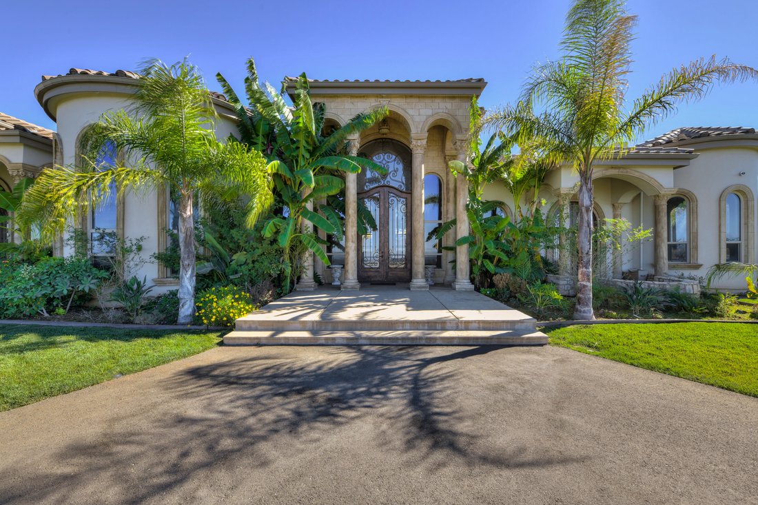 El Dorado Hills, California, United States 1 - 16272032