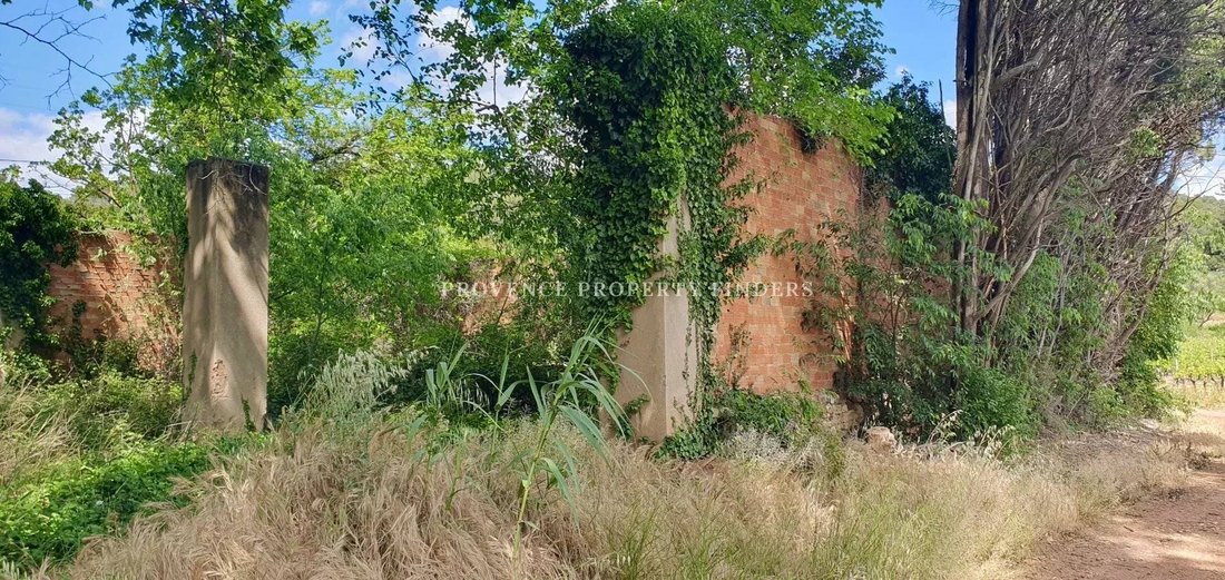 Le Château des Rêves Endormis – A Provence Canvas Awaits Your Legacy