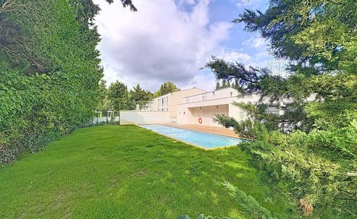 Apartment in Montagne des Chèvres, Villeneuve-lès-Avignon, France 1