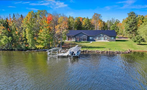 House in Marenisco, Michigan, United States 1