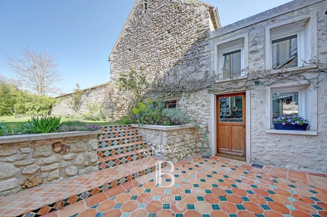 House in Crespieres, Ile-de-France, France 1 - 16264559