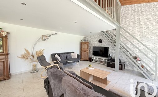 Castle for Sale in Sisteron, Provence-Alpes-Côte d'Azur, France