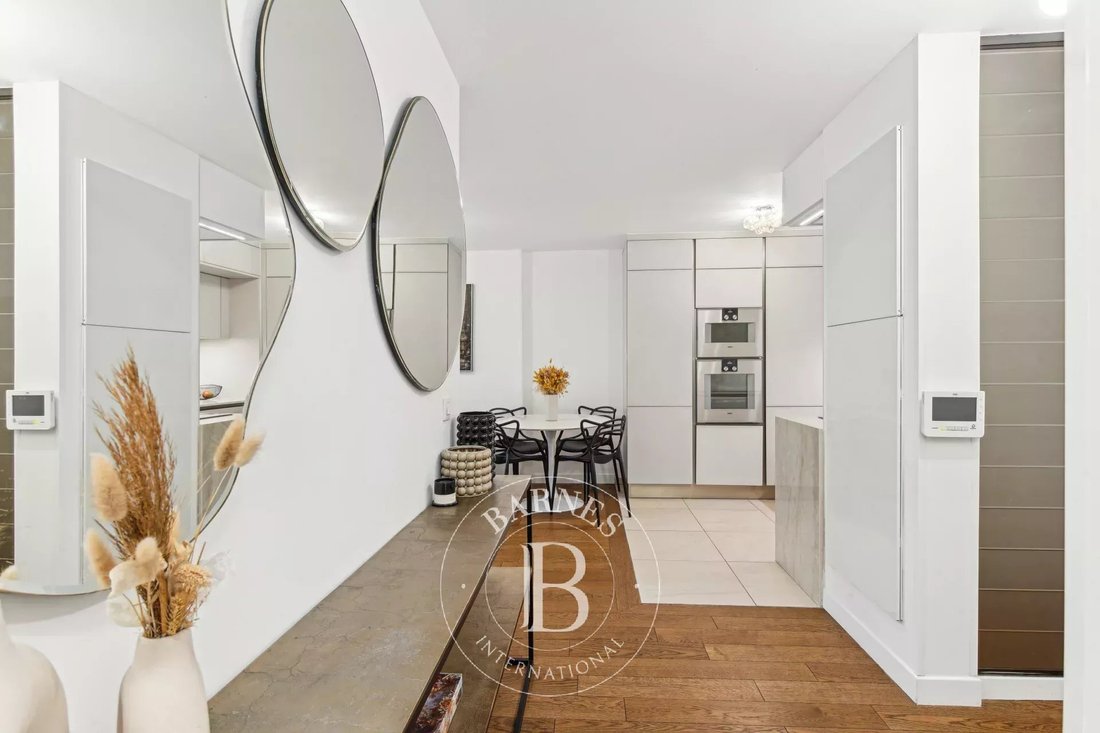 Apartment in Montreuil, Versailles, France 3 - 16266222