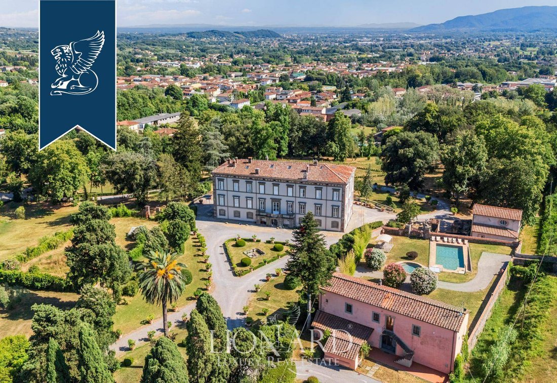 Villa in Capannori, Tuscany, Italy 2 - 16269214