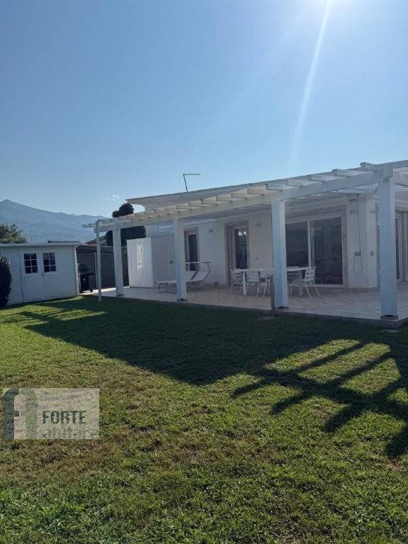 Villa in Ronchi, Massa, Italy 4 - 16269482