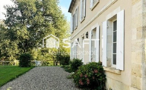 Elegant 18th Century Manor With Towers In The Heart Of Gascony